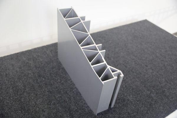 Profilé structurel en aluminium extrudé