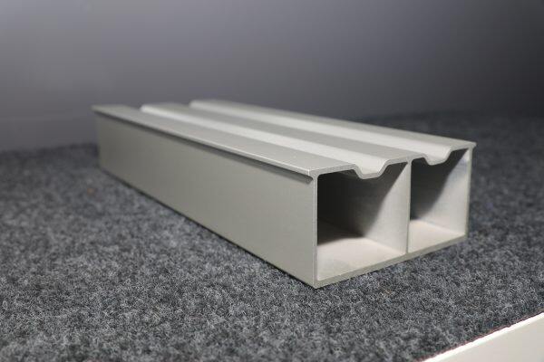 Profilés extrudés en aluminium pour véhicules automobiles