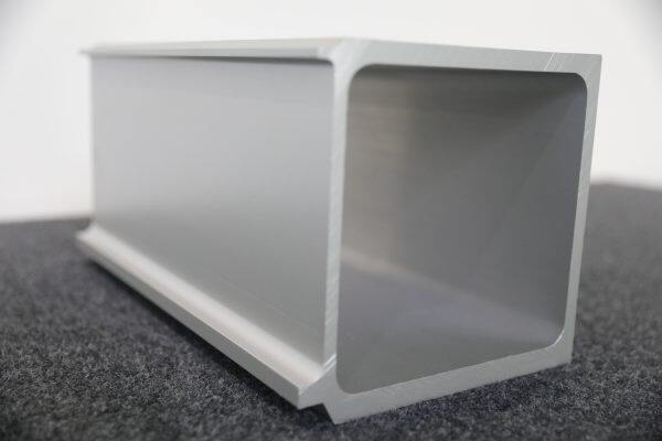 Profilé structurel en aluminium extrudé
