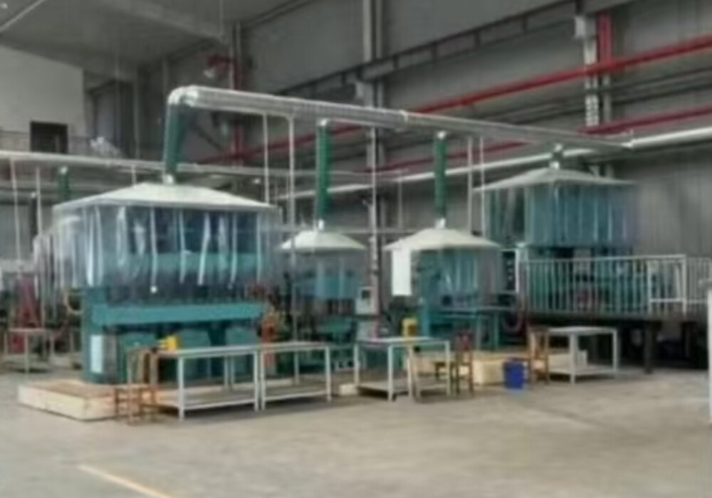 Rubber molding machine