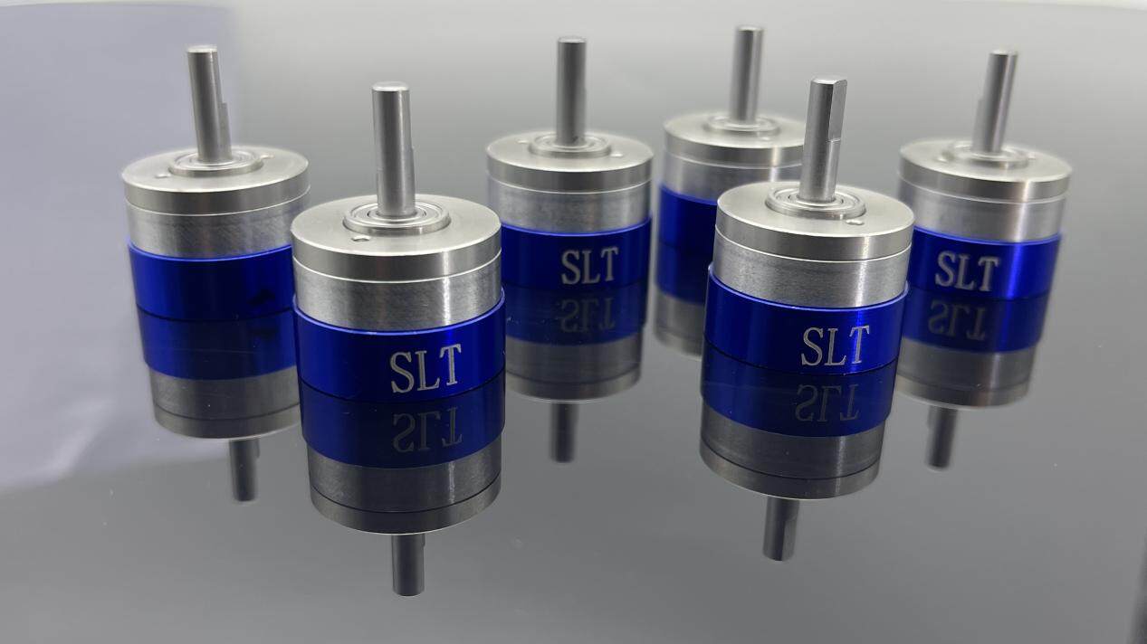 low return difference miniature gearbox for surgical robot