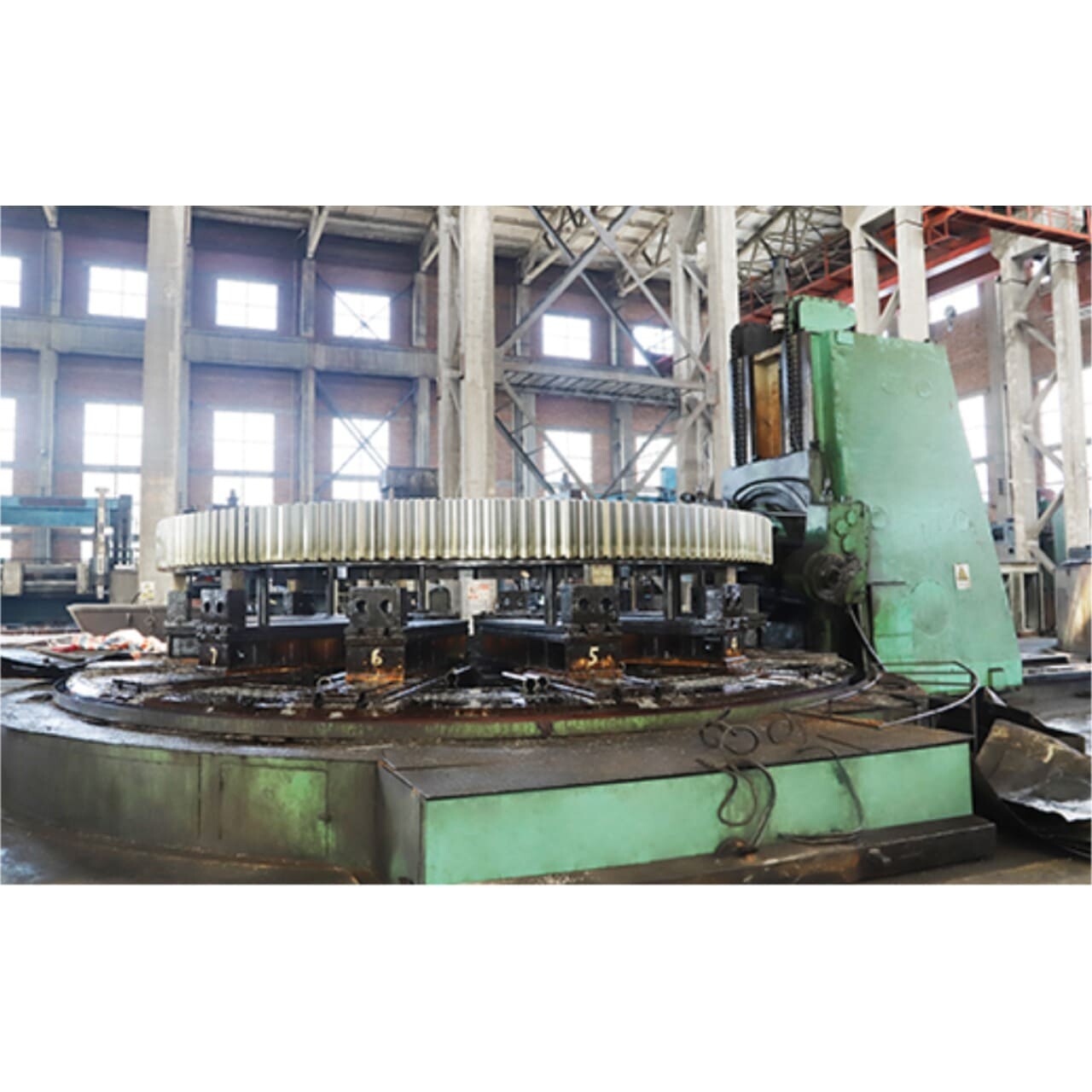 gear hobbing machine