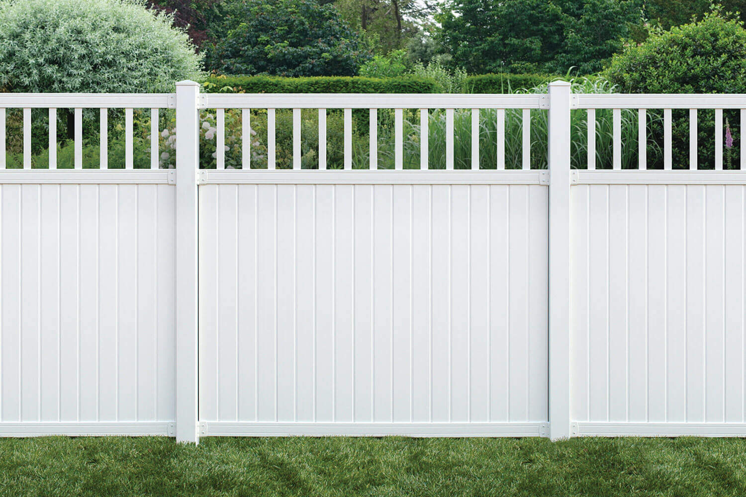 6’ x 6’ belfast spindle top privacy fence panels and gate gray white