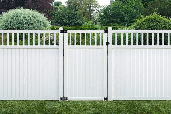 6’ x 6’ belfast spindle top privacy fence panels and gate gray white