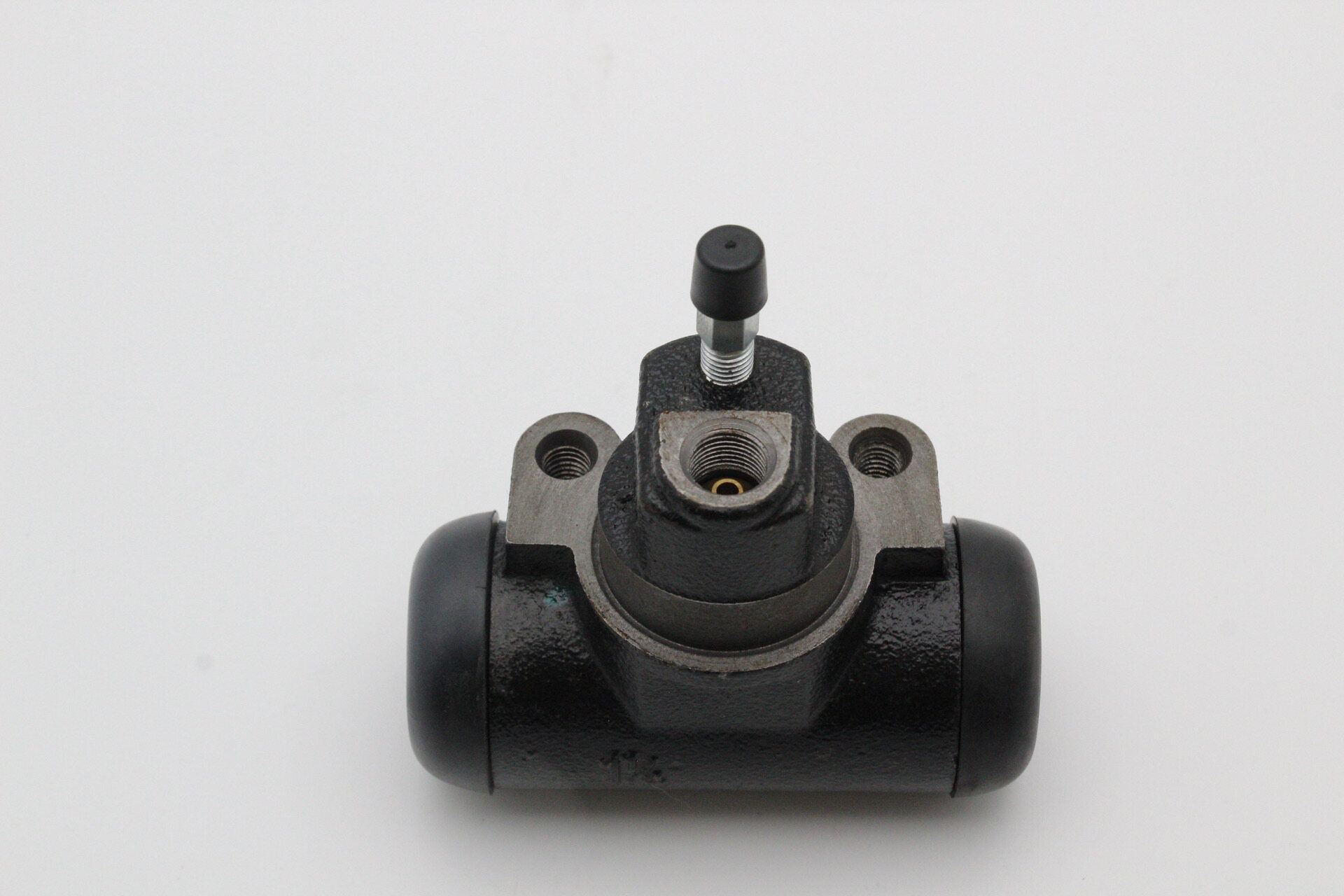 forklift wheel cylinder